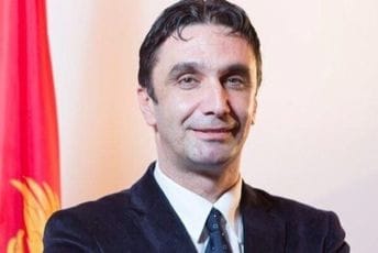 Babović: Medicinskim sestrama povećati plate 17 odsto, dio ljekara zloupotrebljavao obračune Babović: Medicinskim sestrama povećati plate 17 odsto, dio ljekara zloupotrebljavao obračune