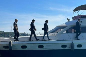 Abazović noć pred izbore na utakmici u Istanbulu Abazović noć pred izbore na utakmici u Istanbulu