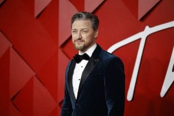 Slučajno obrijao glavu zbog uloge: Džejms Mekavoj ostao ćelav zbog potreba "X-mena" Slučajno obrijao glavu zbog uloge: Džejms Mekavoj ostao ćelav zbog potreba "X-mena"