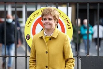 Bivša premijerka Škotske puštena na slobodu: Nevina sam, nikada ne bih uradila ništa da nanesem štetu zemlji Bivša premijerka Škotske puštena na slobodu: Nevina sam, nikada ne bih uradila ništa da nanesem štetu zemlji