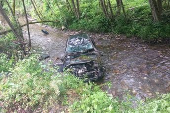 Vozilo sletjelo sa puta u mjestu Lepenac Vozilo sletjelo sa puta u mjestu Lepenac