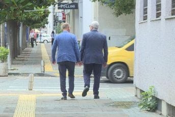 Počelo ponovno suđenje za pokušaj terorizma: Mandić i Knežević udaljeni sa pretresa Počelo ponovno suđenje za pokušaj terorizma: Mandić i Knežević udaljeni sa pretresa