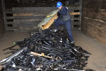 Zapadni Balkan u vrhu svjetske liste po broju komada oružja na stotinu stanovnika: Crna Gora odmah iza SAD-a i Jemena Zapadni Balkan u vrhu svjetske liste po broju komada oružja na stotinu stanovnika: Crna Gora odmah iza SAD-a i Jemena