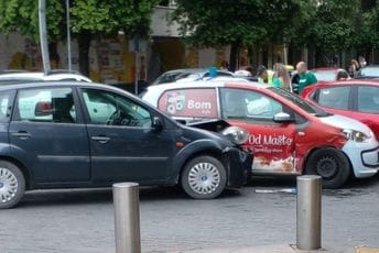 Udes u centru Podgorice, učestvovala dva vozila Udes u centru Podgorice, učestvovala dva vozila