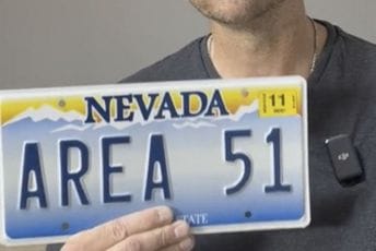 Amerikanac dobija desetine kazni drugih vozača: Sve zbog tablice Amerikanac dobija desetine kazni drugih vozača: Sve zbog tablice