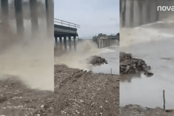 (VIDEO) Jezive scene iz Srbije: Most pukao i pao u vodu (VIDEO) Jezive scene iz Srbije: Most pukao i pao u vodu