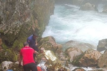 Austrijanka pala niz liticu kanjona Mrtvice, zbog povreda prebačena u KCCG Austrijanka pala niz liticu kanjona Mrtvice, zbog povreda prebačena u KCCG