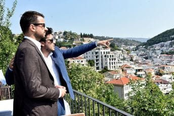 Vlahović: Kad Perica i Đokica hoće da se igraju diplomatije, a nikoga da im kaže da se ne zalijeću kao tetrijebi Vlahović: Kad Perica i Đokica hoće da se igraju diplomatije, a nikoga da im kaže da se ne zalijeću kao tetrijebi