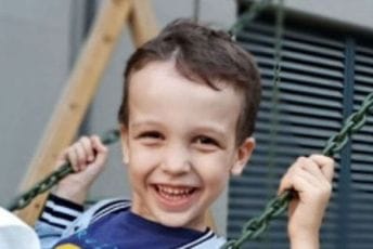 Dječak iz Podgorice bori se sa teškom bolešću: Možemo mu pomoći uplatom sredstava za liječenje u Njemačkoj Dječak iz Podgorice bori se sa teškom bolešću: Možemo mu pomoći uplatom sredstava za liječenje u Njemačkoj