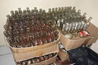 U Iranu pili alhohol iz kozmetičkih proizvoda: Umrlo 14 ljudi, 120 transportovano u bolnice U Iranu pili alhohol iz kozmetičkih proizvoda: Umrlo 14 ljudi, 120 transportovano u bolnice