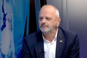 Šainović: Dosadno dokazivati da je Vlada pion na Vučićevoj šahovskoj tabli, ko to ne vidi ne želi evropski put Crne Gore