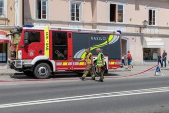 U Sloveniji izvučeno mrtvo dijete iz usijanog automobila U Sloveniji izvučeno mrtvo dijete iz usijanog automobila