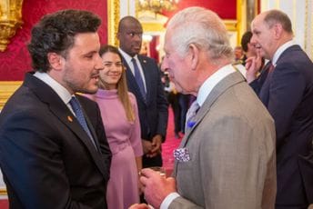 Poručuje "nastavljamo dalje": Abazović na prijemu kod kralja Čarlsa Trećeg Poručuje "nastavljamo dalje": Abazović na prijemu kod kralja Čarlsa Trećeg