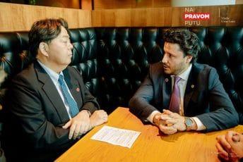 Abazović sa ministrom spoljnih poslova Japana: Zainteresovani smo za saradnju u oblasti ekonomije, turizma... Abazović sa ministrom spoljnih poslova Japana: Zainteresovani smo za saradnju u oblasti ekonomije, turizma...