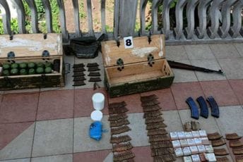 Akcija „Lovćen“: Zbog milionske krađe u Herceg Novom pretresi u Trebinju i Banjaluci: Oduzeto oko 25.000 eura, oružje Akcija „Lovćen“: Zbog milionske krađe u Herceg Novom pretresi u Trebinju i Banjaluci: Oduzeto oko 25.000 eura, oružje