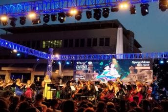 (FOTO) Muzika iz Diznijevih crtaća u izvođenju Crnogorskog simfonijskog orkestra na Trgu nezavisnosti (FOTO) Muzika iz Diznijevih crtaća u izvođenju Crnogorskog simfonijskog orkestra na Trgu nezavisnosti