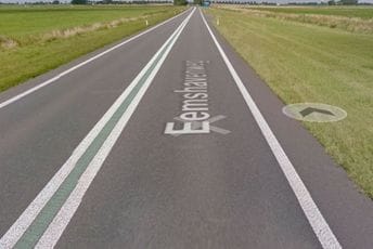 Evo koja je funkcija zelene linije na putu - između dvije bijele Ilustracija