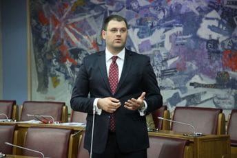 Anđušić: Slučajni predsjednik zaboravlja da prokomentariše zakonitost agitacije svog visokog gosta