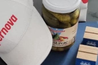 Kiseli krastavci banjalučkom učeniku generacije jasna su poruka Kiseli krastavci banjalučkom učeniku generacije jasna su poruka