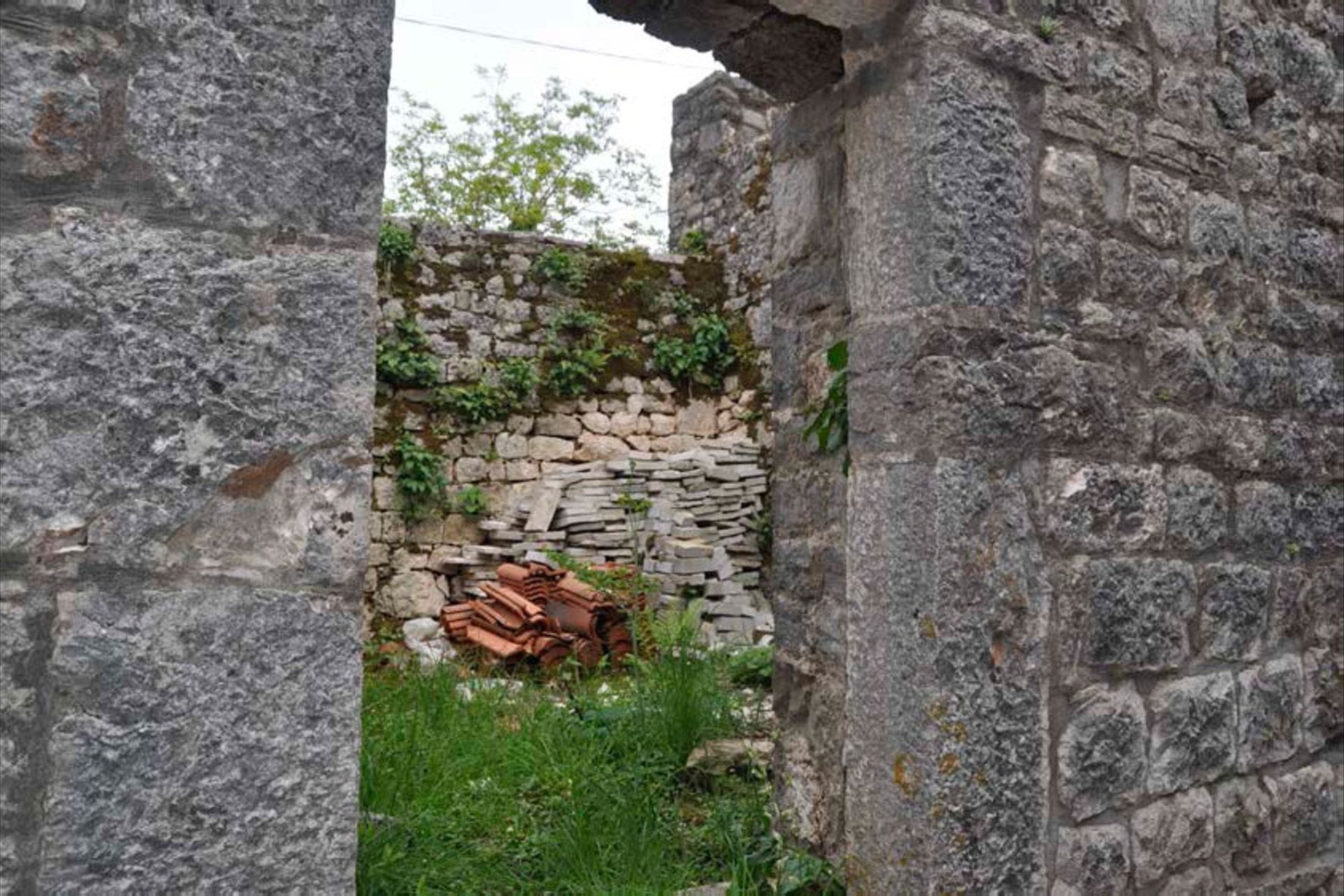 Fotografija 4: SPC sprema još jednu "obnovu": Manastir Gornji Brčeli