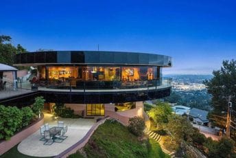 Arhitektonsko remek-djelo: Kuća u kojoj se drugi sprat okreće za 360 stepeni Arhitektonsko remek-djelo: Kuća u kojoj se drugi sprat okreće za 360 stepeni