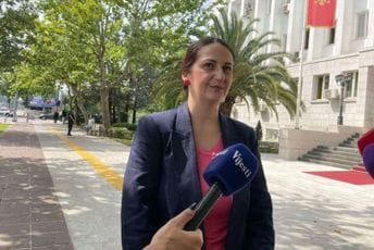 Bešić nakon sastanka sa Milatovićem: Tri od šest savjetnika predsjednika aplicirali na osnovu konkursa Bešić nakon sastanka sa Milatovićem: Tri od šest savjetnika predsjednika aplicirali na osnovu konkursa