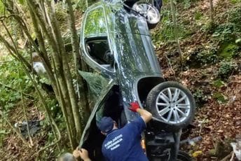 Vozilo sletjelo u kanjon Morače: Povrijeđene dvije osobe