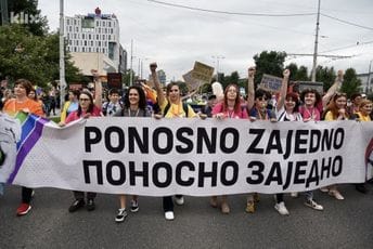 Sarajevo: Počela Povorka ponosa, podršku pružili brojni građani Sarajevo: Počela Povorka ponosa, podršku pružili brojni građani