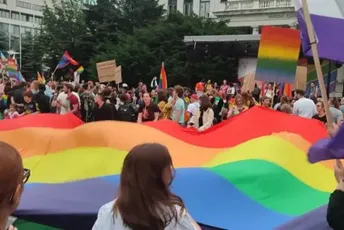 Završena četvrta Povorka ponosa u Sarajevu: Traže legalizaciju istospolnih zajednica u BiH Završena četvrta Povorka ponosa u Sarajevu: Traže legalizaciju istospolnih zajednica u BiH