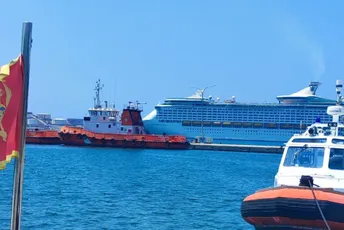 Prvi kruzer renomirane kompanije Royal Caribbean uplovio u barsku luku Prvi kruzer renomirane kompanije Royal Caribbean uplovio u barsku luku