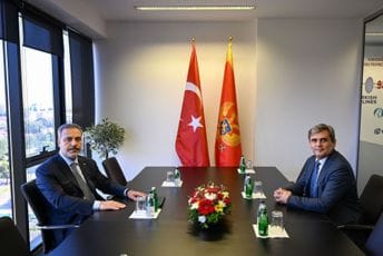 Ibrahimović se susreo sa turskim ministrom vanjskih poslova Ibrahimović se susreo sa turskim ministrom vanjskih poslova