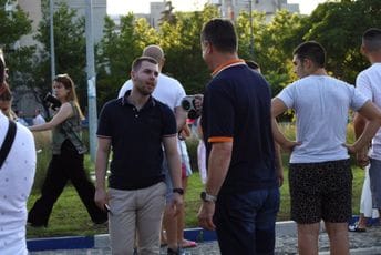 Mašković podržao protest mještana Bloka V i VI protiv izgradnje hotela Mašković podržao protest mještana Bloka V i VI protiv izgradnje hotela