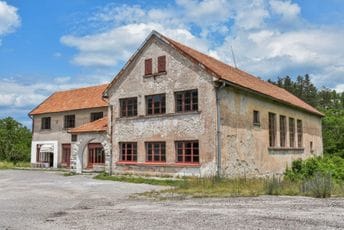 Kaluđerović: Katunska nahija nepravedno zaboravljena, naša je moralna obaveza da vratimo život Zadružnom domu Zadružni dom u Ćeklićima