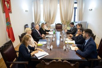 Žugić sa predstavnicima Svjetske banke: Rekordno visok nivo depozita dokaz snažnog povjerenja u bankarski sistem Žugić sa predstavnicima Svjetske banke: Rekordno visok nivo depozita dokaz snažnog povjerenja u bankarski sistem