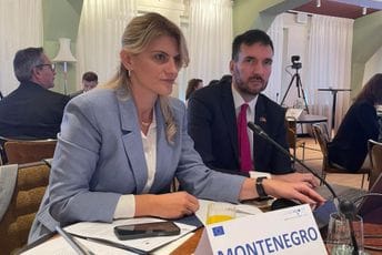 Evropska unija dodijelila Crnoj Gori dodatnih 5,4 miliona eura za infrastrukturne projekte Evropska unija dodijelila Crnoj Gori dodatnih 5,4 miliona eura za infrastrukturne projekte