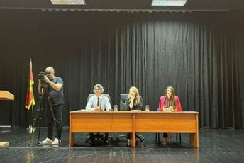 Odbornici ZBCG danas ostavili bez kvoruma sjednicu o "otpriznavanju Kosova" Odbornici ZBCG danas ostavili bez kvoruma sjednicu o "otpriznavanju Kosova"