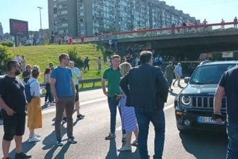 Beograd: Opozicija blokirala autoput Beograd: Opozicija blokirala autoput