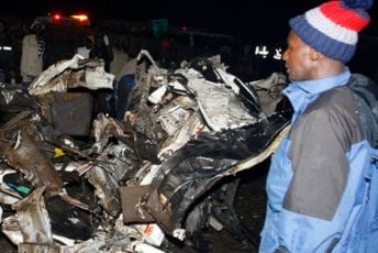 Najmanje 48 osoba poginulo u saobraćajnoj nesreći u Keniji Najmanje 48 osoba poginulo u saobraćajnoj nesreći u Keniji