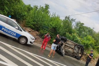 Nezgoda na putu Podgorica-Cetinje, nema povrijeđenih Nezgoda na putu Podgorica-Cetinje, nema povrijeđenih