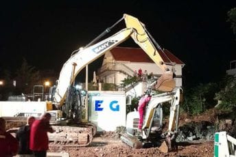 Tivat: Izvučen bager iz potoka Seljanovo Tivat: Izvučen bager iz potoka Seljanovo