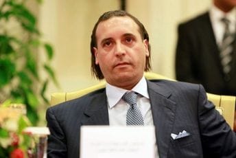 Gadafijev sin transportovan u bolnicu: U kritičnom stanju Gadafijev sin transportovan u bolnicu: U kritičnom stanju