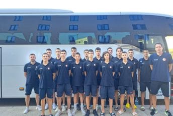 Najmlađi odbojkaši otputovali za Tiranu Najmlađi odbojkaši otputovali za Tiranu