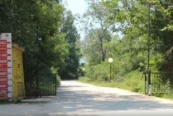 Ulaz besplatan: Podignuta rampa remeti mir nudista na Adi Ulaz besplatan: Podignuta rampa remeti mir nudista na Adi