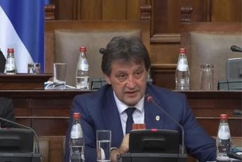 Skupština Srbije nije izglasala nepovjerenje ministru policije Skupština Srbije nije izglasala nepovjerenje ministru policije