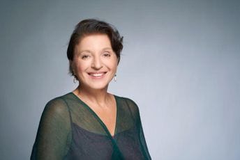 Podignuta optužnica protiv glumice Mirjane Karanović: Odgurnula staricu, ona pala i slomila kuk Podignuta optužnica protiv glumice Mirjane Karanović: Odgurnula staricu, ona pala i slomila kuk