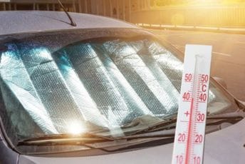 Evo šta nikako ne treba ostavljati u automobilu kada su velike vrućine Ilustracija