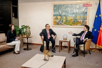 Abazović sa predstavnicima kineske kompanije: Zainteresovni za ulaganje u Crnu Goru Abazović sa predstavnicima kineske kompanije: Zainteresovni za ulaganje u Crnu Goru