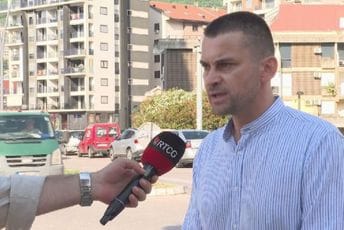 Šćepanović: Budvanskoj Opštini 15.000 eura od kazni za nelegalni smještaj Šćepanović: Budvanskoj Opštini 15.000 eura od kazni za nelegalni smještaj