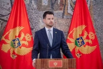 Milatović putuje na NATO samit: Opredijeljeni smo da unaprijedimo poziciju saveznika od povjerenja Milatović putuje na NATO samit: Opredijeljeni smo da unaprijedimo poziciju saveznika od povjerenja