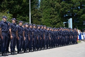 Đurović: Rad na očuvanju bezbjednosti i javnog reda i mira velika odgovornost ali i čast; Abazović: Uvijek postupajte pravedno i u skladu sa zakonom Đurović: Rad na očuvanju bezbjednosti i javnog reda i mira velika odgovornost ali i čast; Abazović: Uvijek postupajte pravedno i u skladu sa zakonom